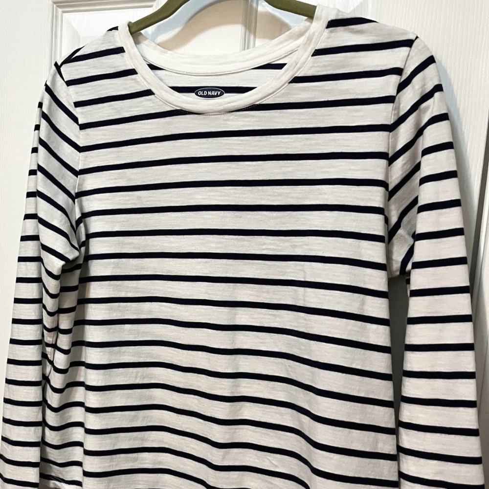 Old Navy Women's Large Long-Sleeved Crew Neck Striped Top